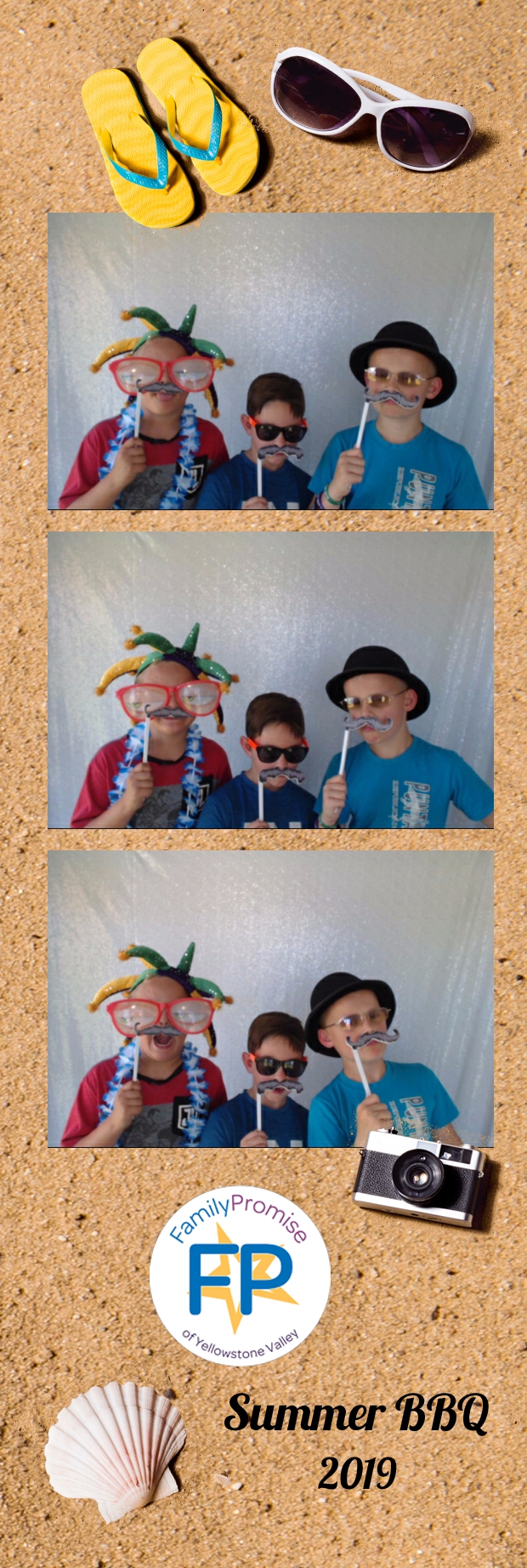Family BBQ | View more photos from the event at gallery.photoboothbillings.com/u/PhotoBoothBillings/Family-BBQ